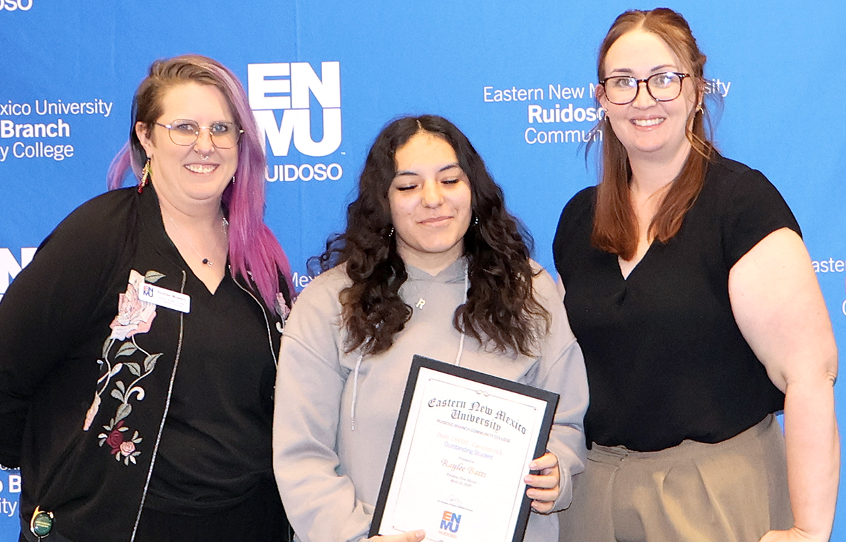 Photo of Learning Commons Director Sydnee Mowery with Raylee Batts and Advisor Destiny Hixon