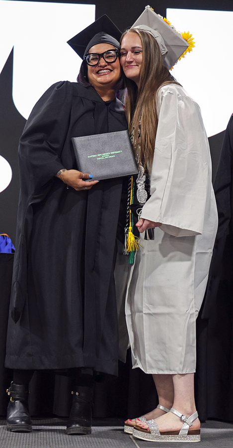 Roswell Grad01