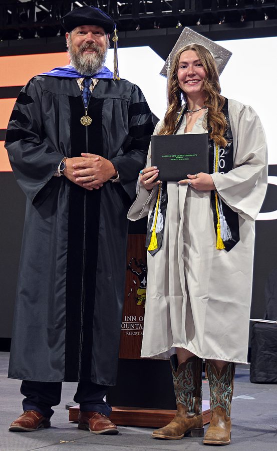 Roswell Grad02