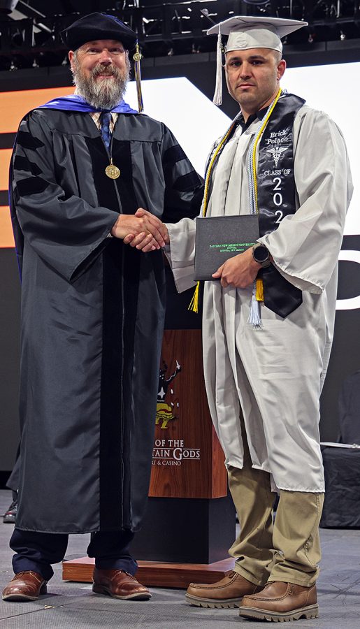 Roswell Grad04
