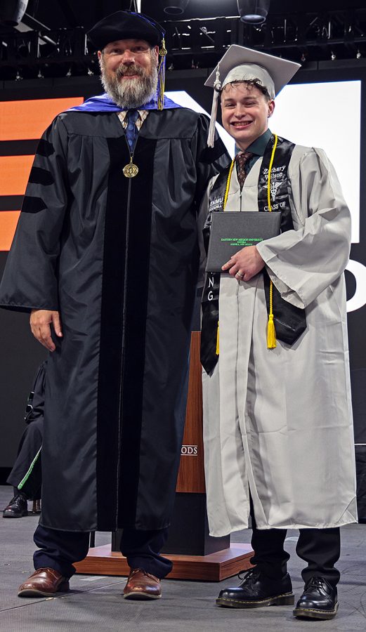 Roswell Grad08